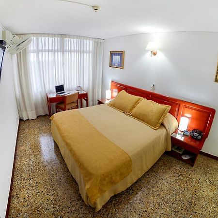 Hotel Villavicencio Plaza ภายนอก รูปภาพ