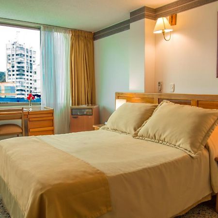 Hotel Villavicencio Plaza ภายนอก รูปภาพ
