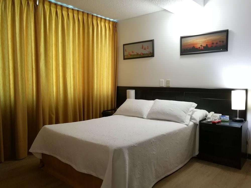 Hotel Villavicencio Plaza ภายนอก รูปภาพ