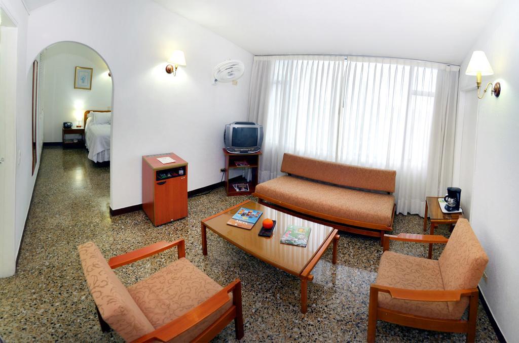 Hotel Villavicencio Plaza ภายนอก รูปภาพ