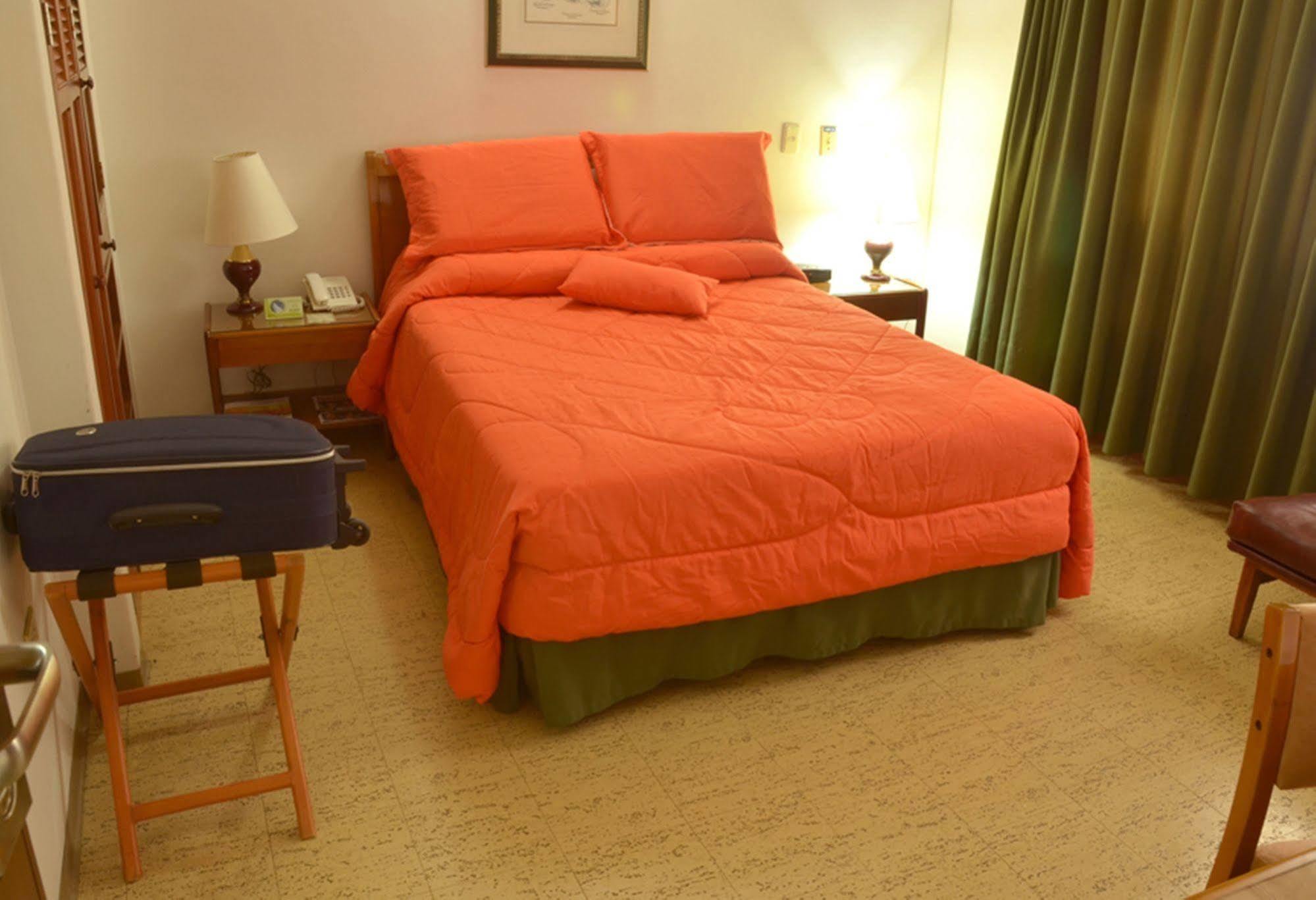 Hotel Villavicencio Plaza ภายนอก รูปภาพ