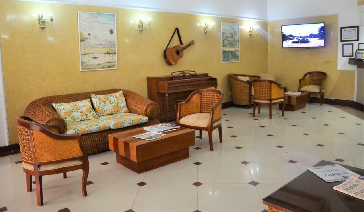 Hotel Villavicencio Plaza ภายนอก รูปภาพ