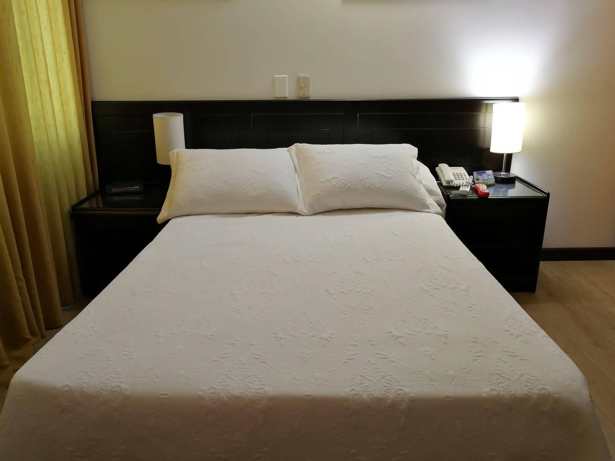 Hotel Villavicencio Plaza ภายนอก รูปภาพ