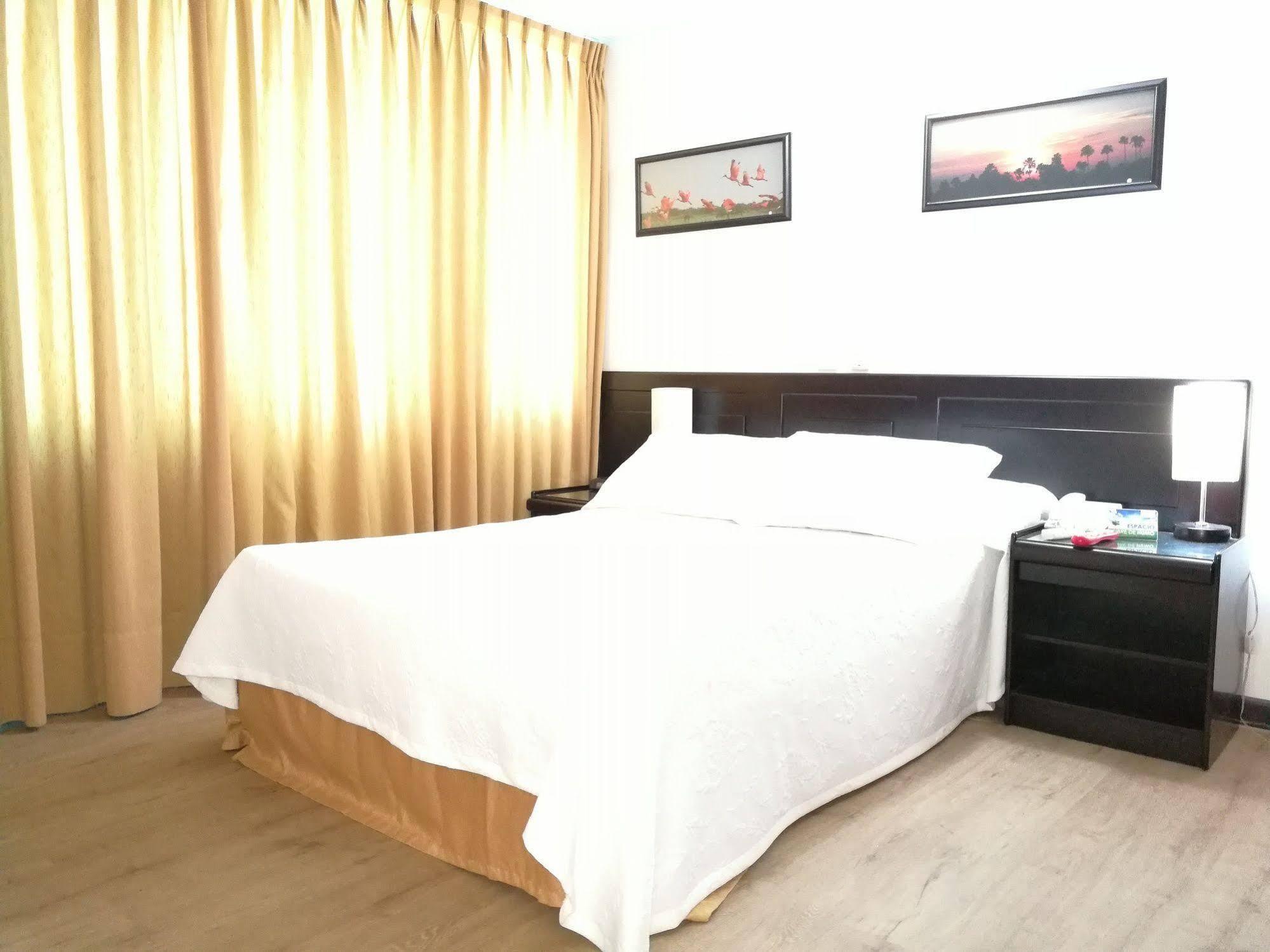 Hotel Villavicencio Plaza ภายนอก รูปภาพ