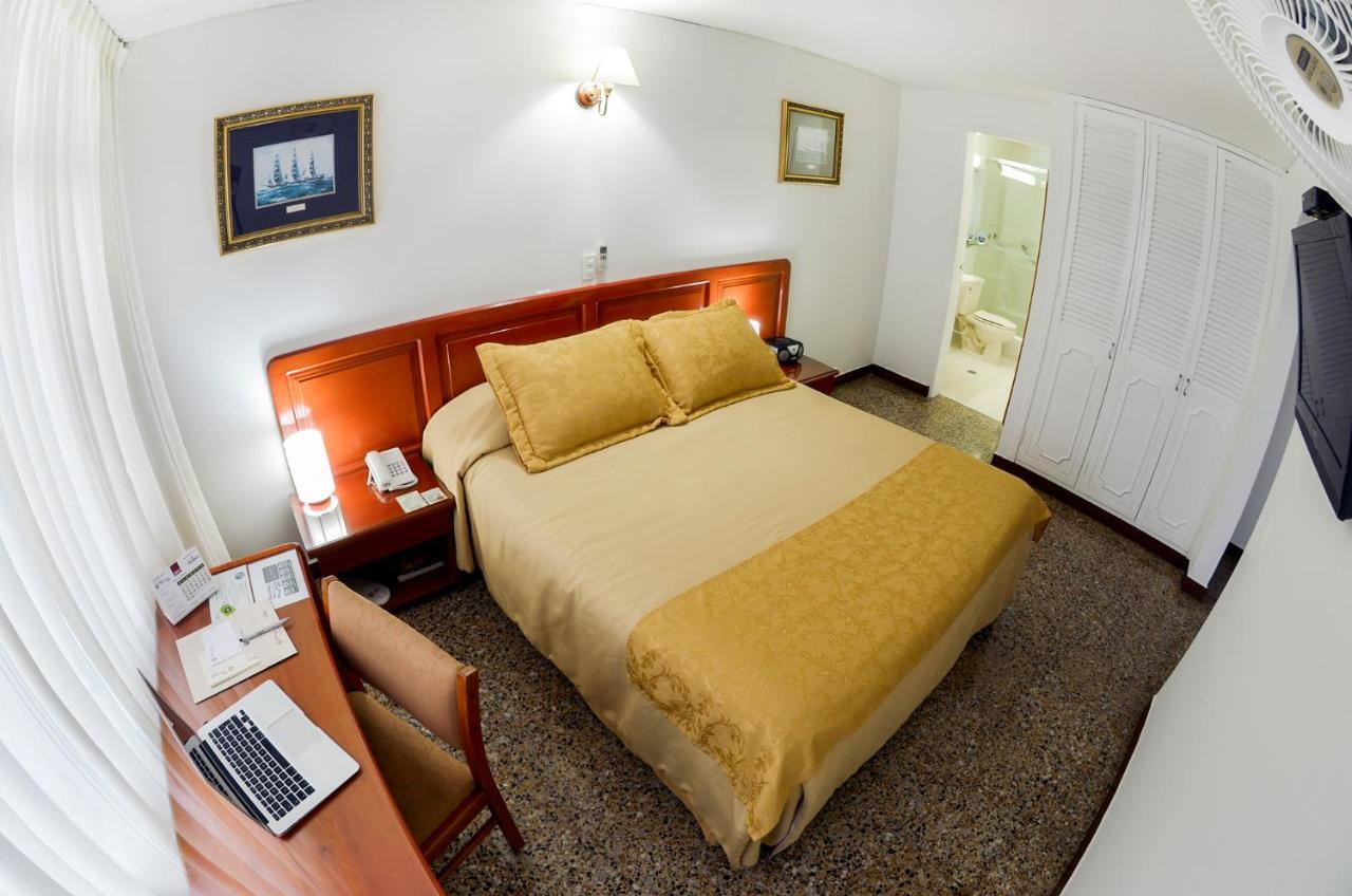 Hotel Villavicencio Plaza ภายนอก รูปภาพ